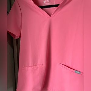 FIGS CASMA small scrub top. Light pink.